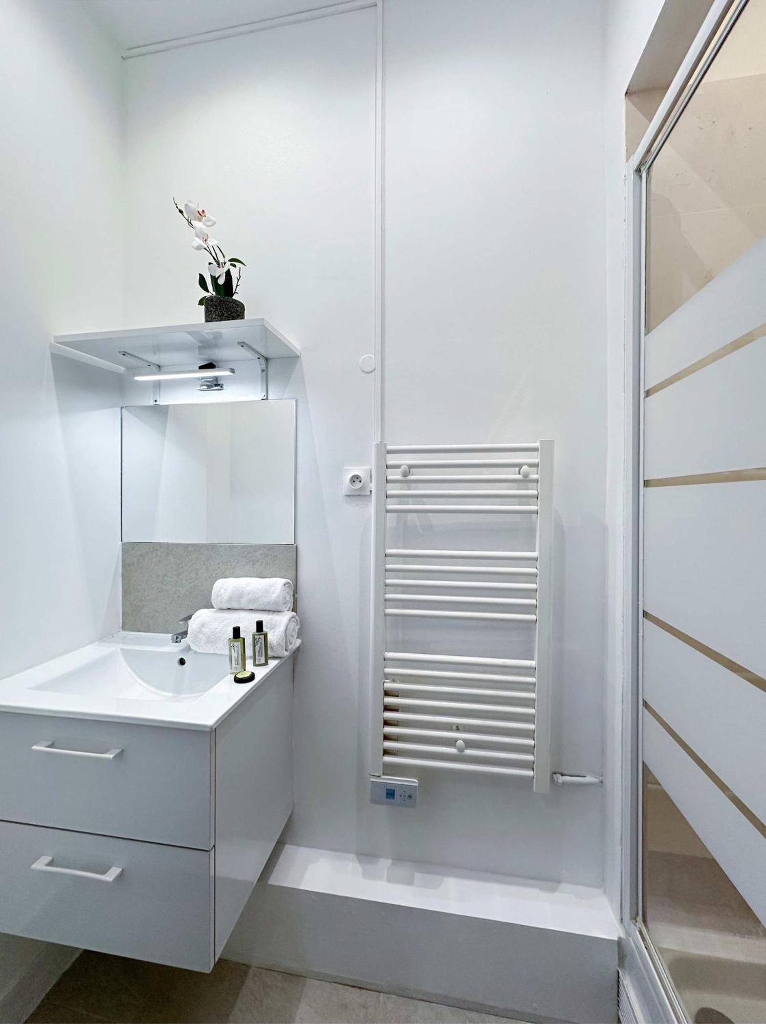 파리 Renovated Champs-Elysees Retreat 아파트 외부 사진