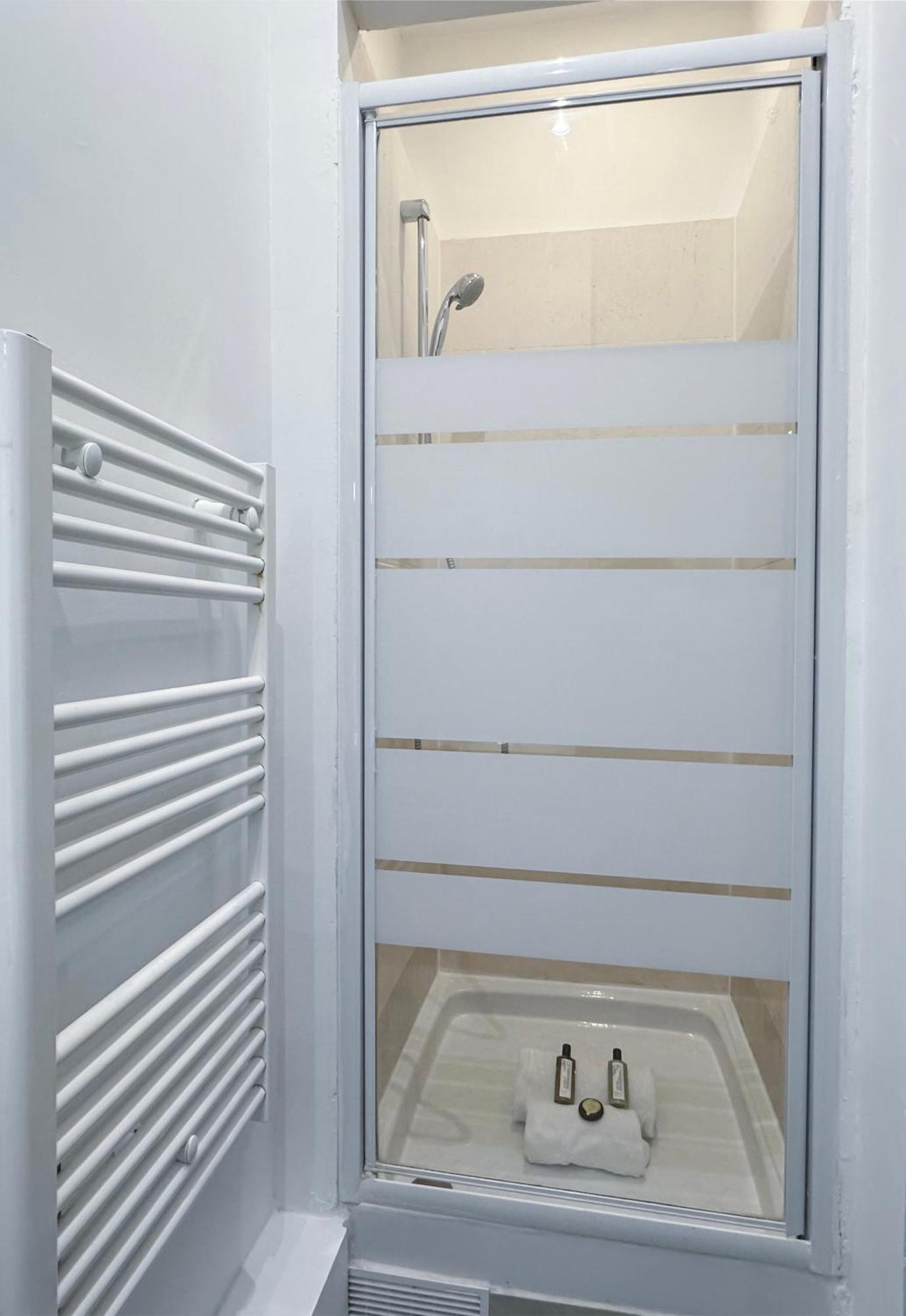 파리 Renovated Champs-Elysees Retreat 아파트 외부 사진